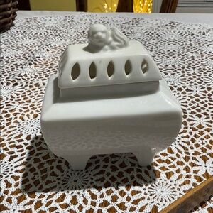 White Ceramic Decorative Box trinket lion dish rings and things